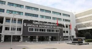 antalya buyuksehir belediyesinde kimler gozaltina alindi antalya buyuksehir belediyesine operasyon RPTESeIx.jpg