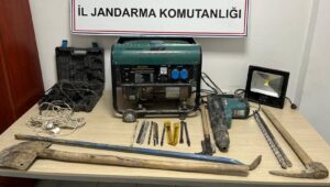 karabukte 4 kisi kacak kazi yaparken yakalandi aOYwUF43.jpg